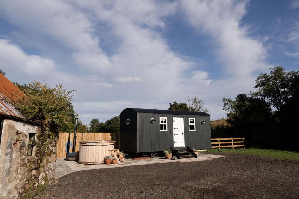 מגהרפלט Barfield Shepherds Hut מראה חיצוני תמונה