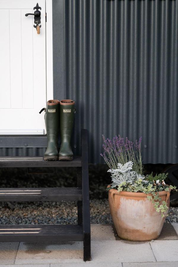 מגהרפלט Barfield Shepherds Hut מראה חיצוני תמונה
