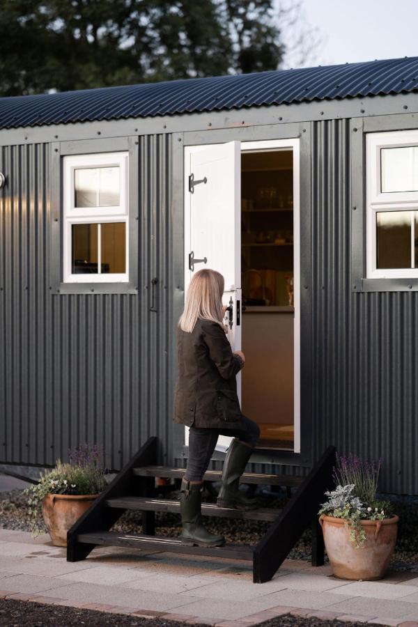 מגהרפלט Barfield Shepherds Hut מראה חיצוני תמונה