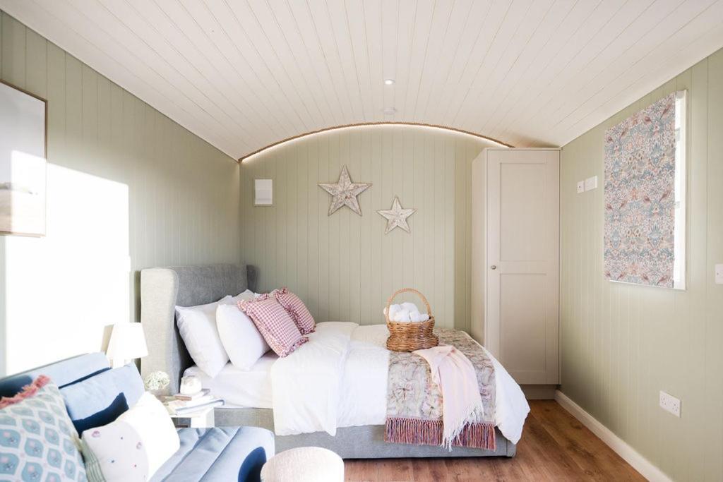 מגהרפלט Barfield Shepherds Hut מראה חיצוני תמונה