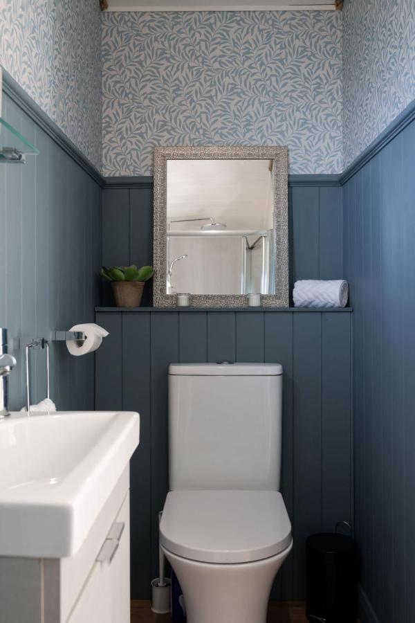 מגהרפלט Barfield Shepherds Hut מראה חיצוני תמונה