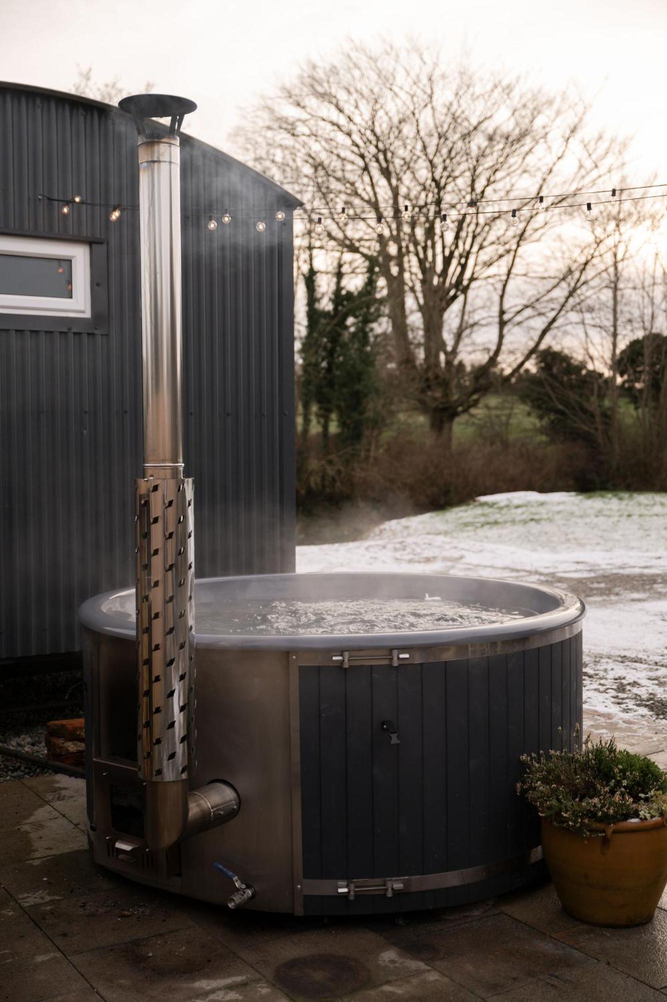 מגהרפלט Barfield Shepherds Hut מראה חיצוני תמונה