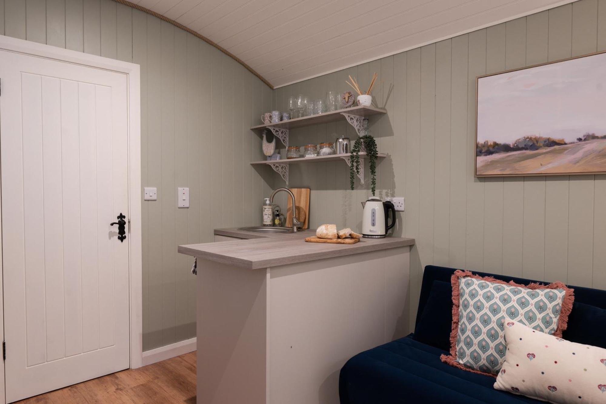 מגהרפלט Barfield Shepherds Hut מראה חיצוני תמונה